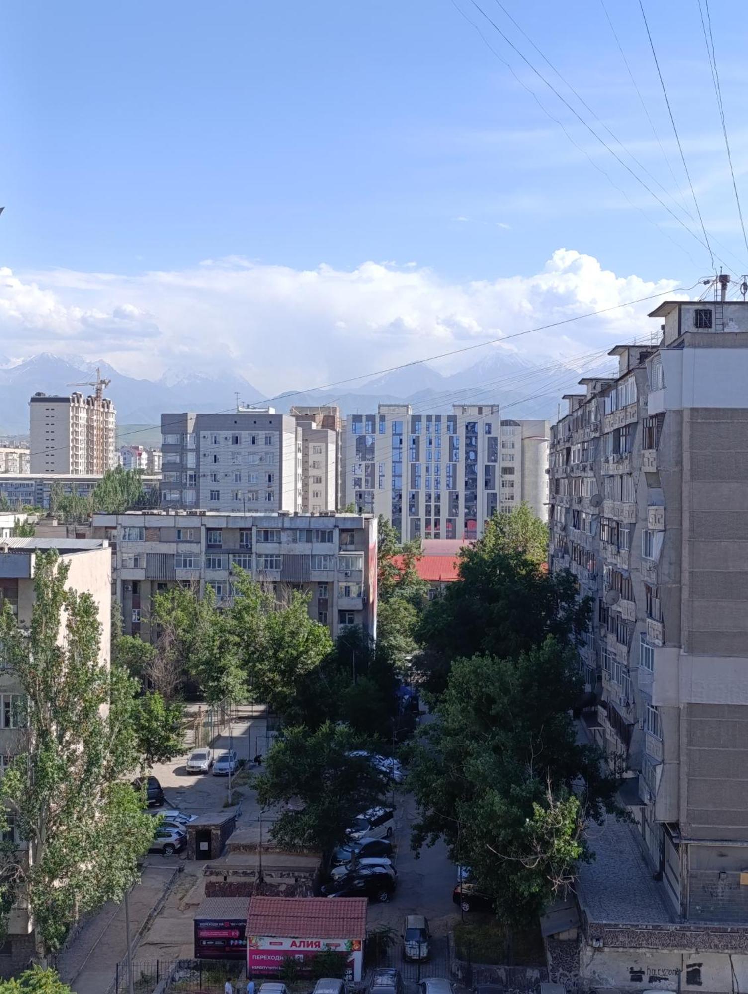 Aura On Abdrahmanova 145 Lägenhet Bishkek Exteriör bild