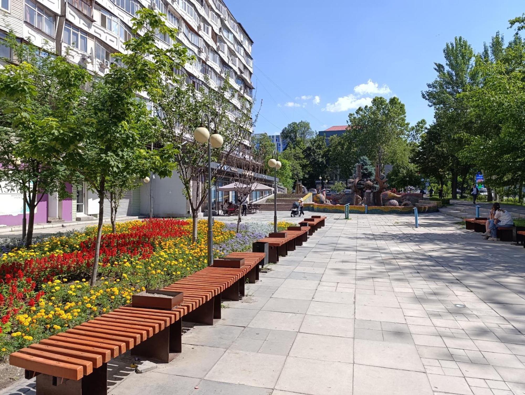 Aura On Abdrahmanova 145 Lägenhet Bishkek Exteriör bild